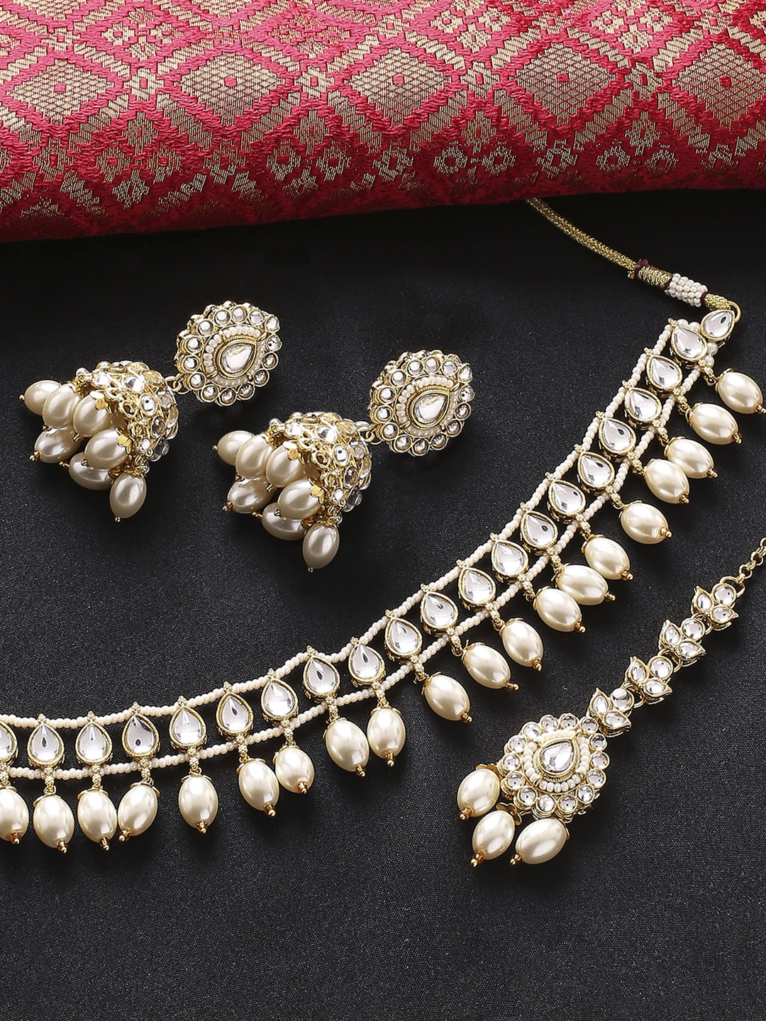 

OOMPH Gold-Plated Kundan-Studded Choker Jewellery Set