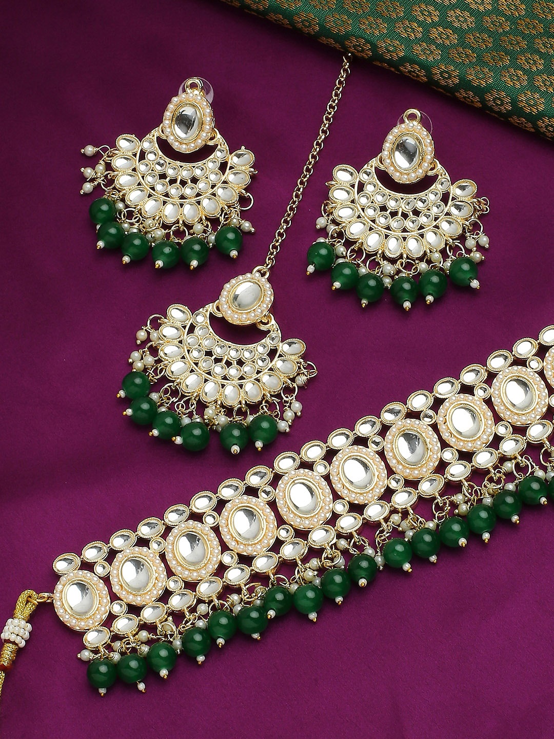

OOMPH Kundan Studded & Beaded Jewellery Set, Gold