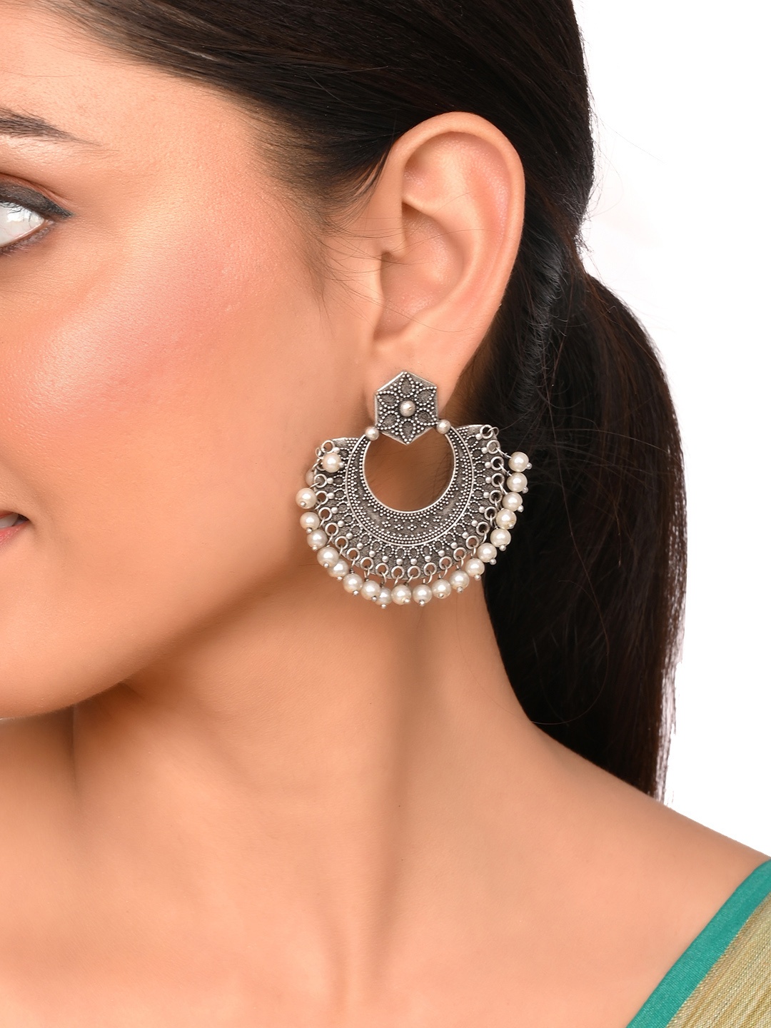 

AQUASTREET JEWELS Round Chandbalis Earrings, White
