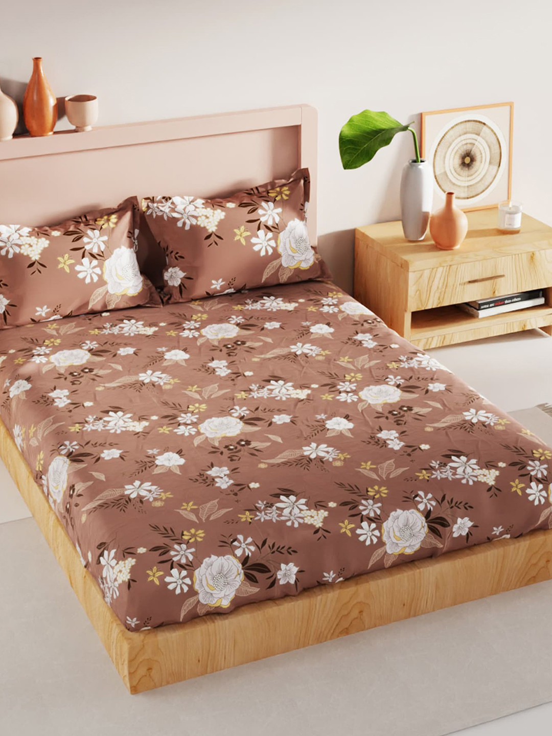 

BIANCA Brown & White Floral 200 TC King Bedsheet with 2 Pillow Covers & 2 Pillows