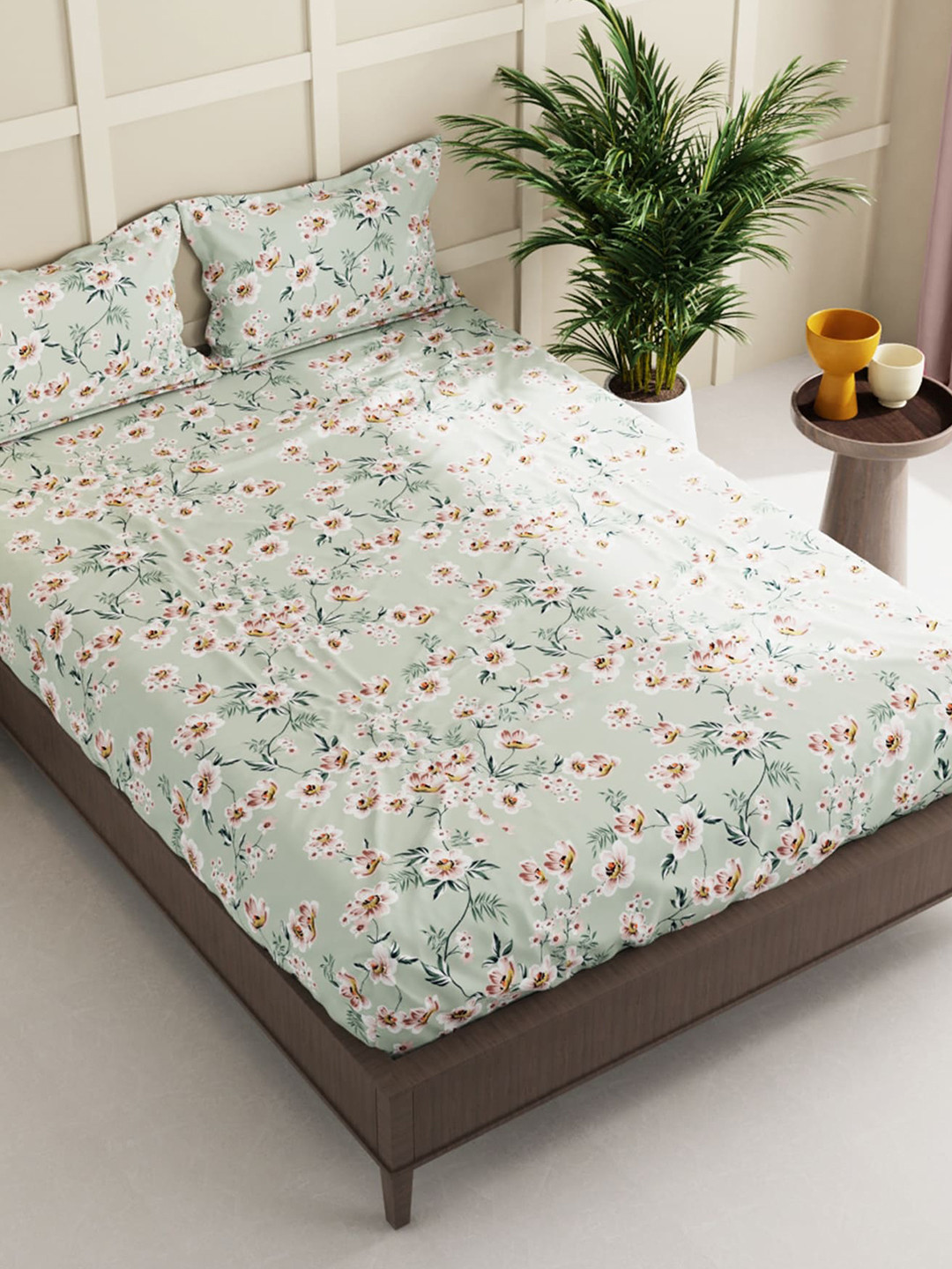 

BIANCA Green & White Floral 152 TC Queen Bedsheet with 2 Pillow Covers & 2 Pillows