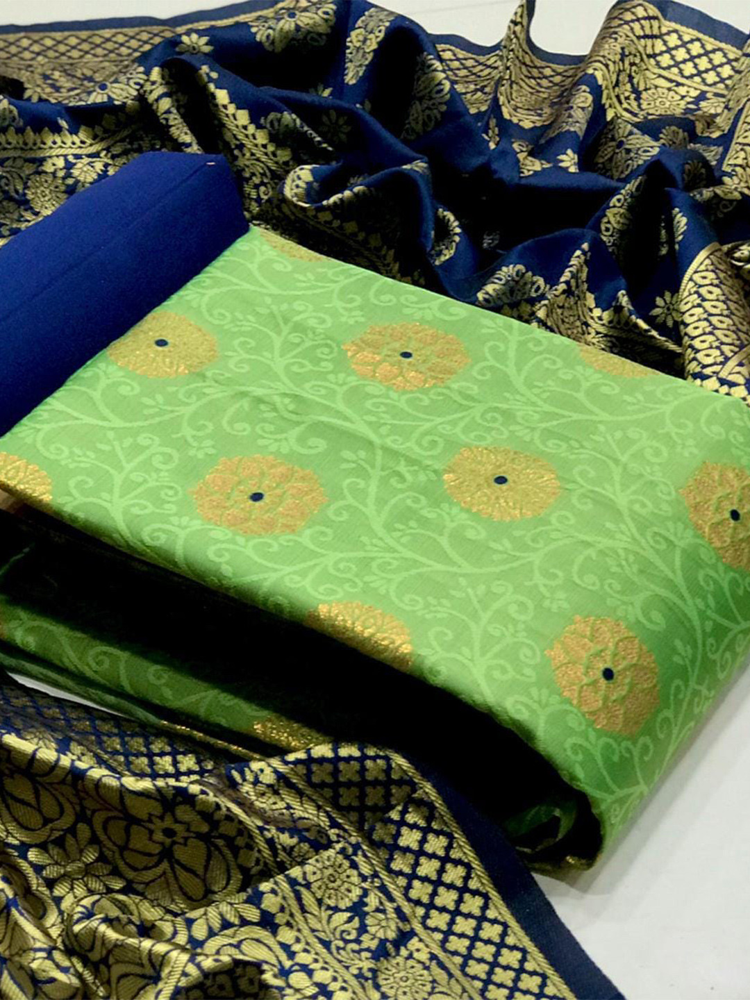 

MORLY Dupion Silk Banarasi Jacquard Unstitched Dress Material, Green