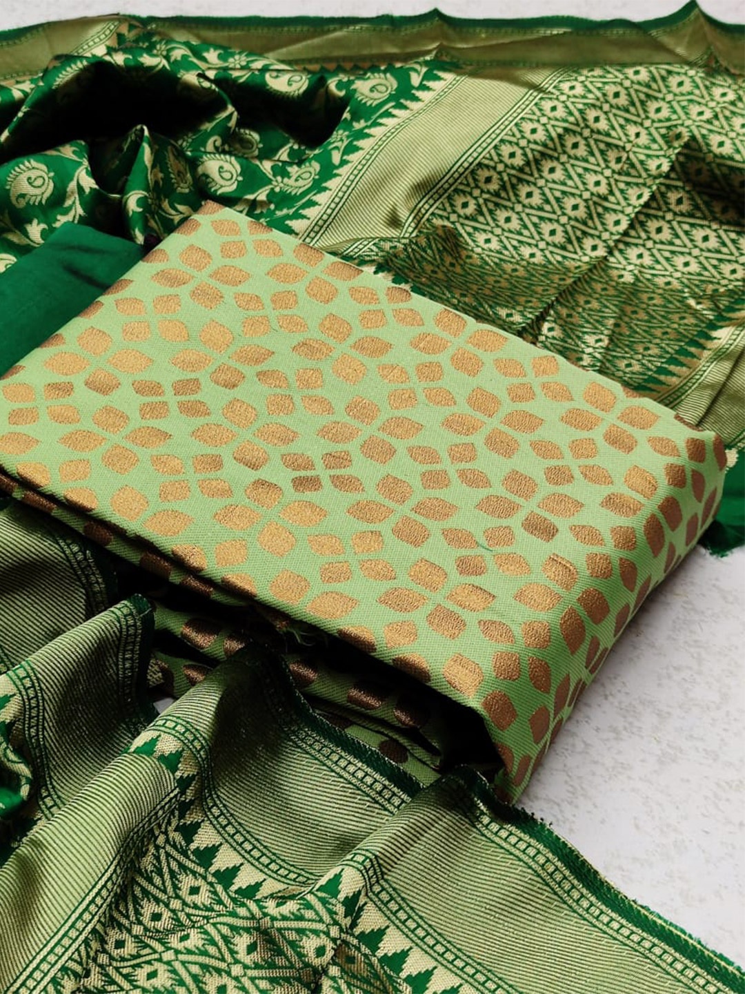 

MORLY Banarasi Jacquard Unstitched Dress Material, Green