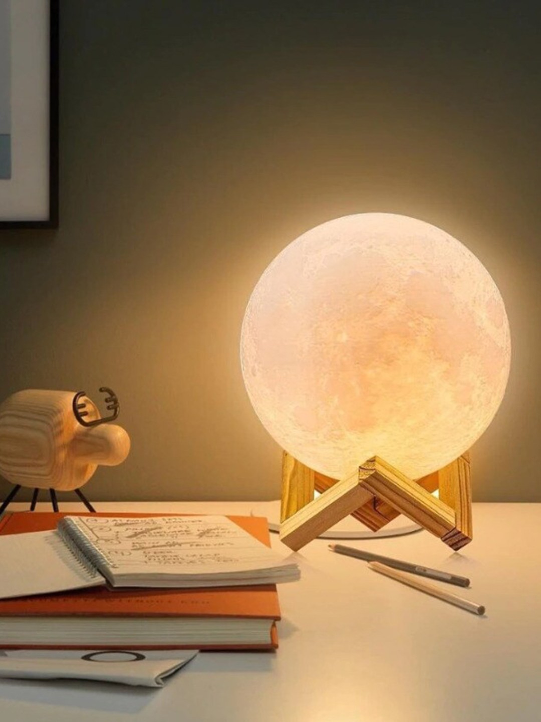 

Awestuffs 3 Colours Acrylic Crystal Moon Lamp, White