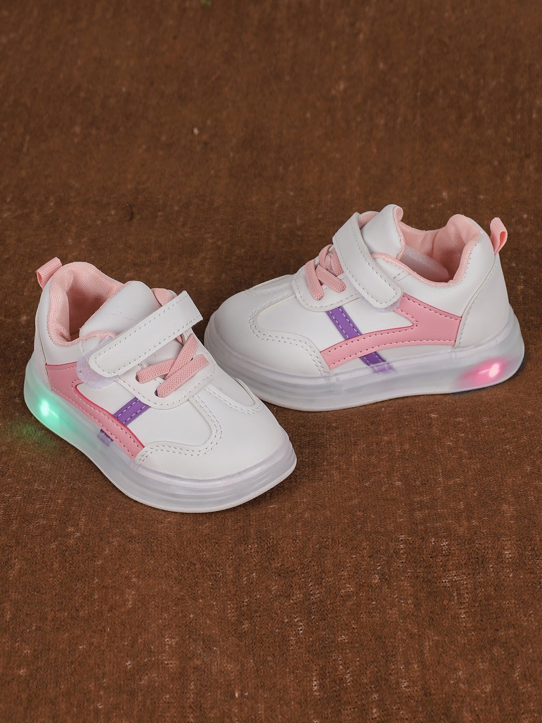 

FEETWELL SHOES Kids Colourblocked Sneakers, White