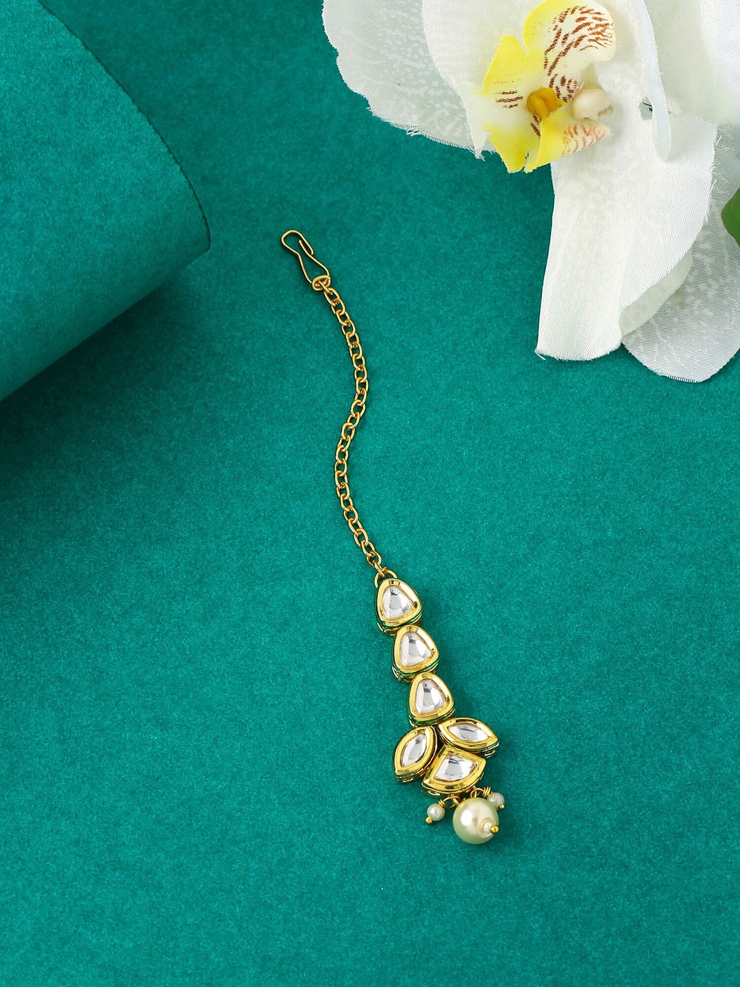 

Yellow Chimes Set Of 2 Gold-Plated Kundan-Studded Single Line Maang Tikka