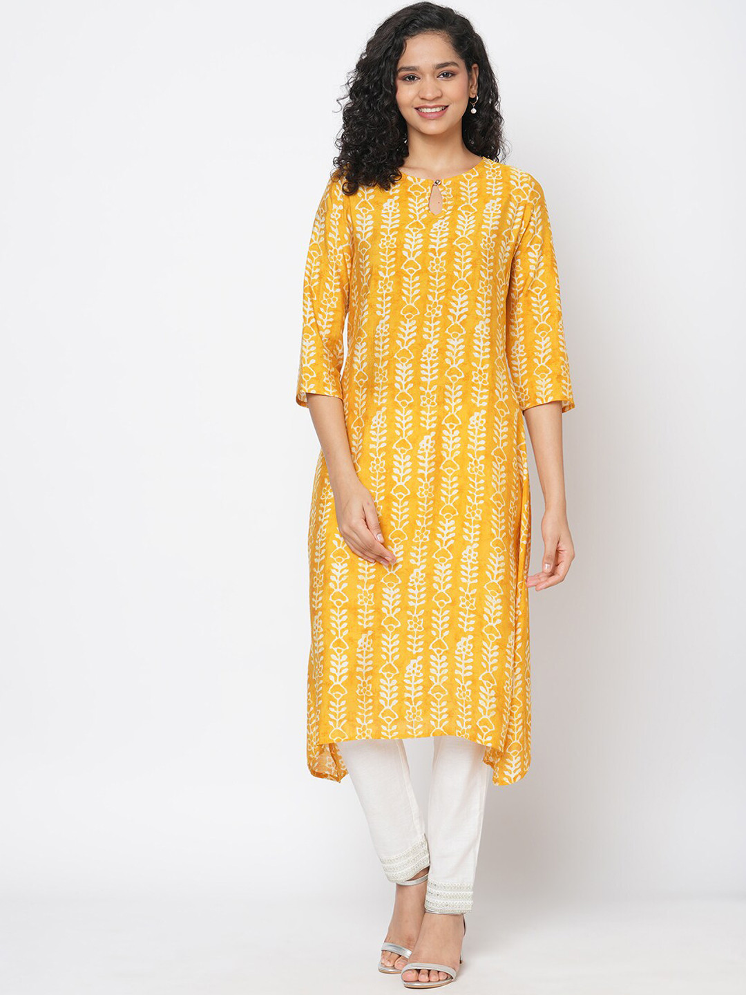 

Fusion Beats Ethnic Motifs Printed Keyhole Neck Kurta, Yellow
