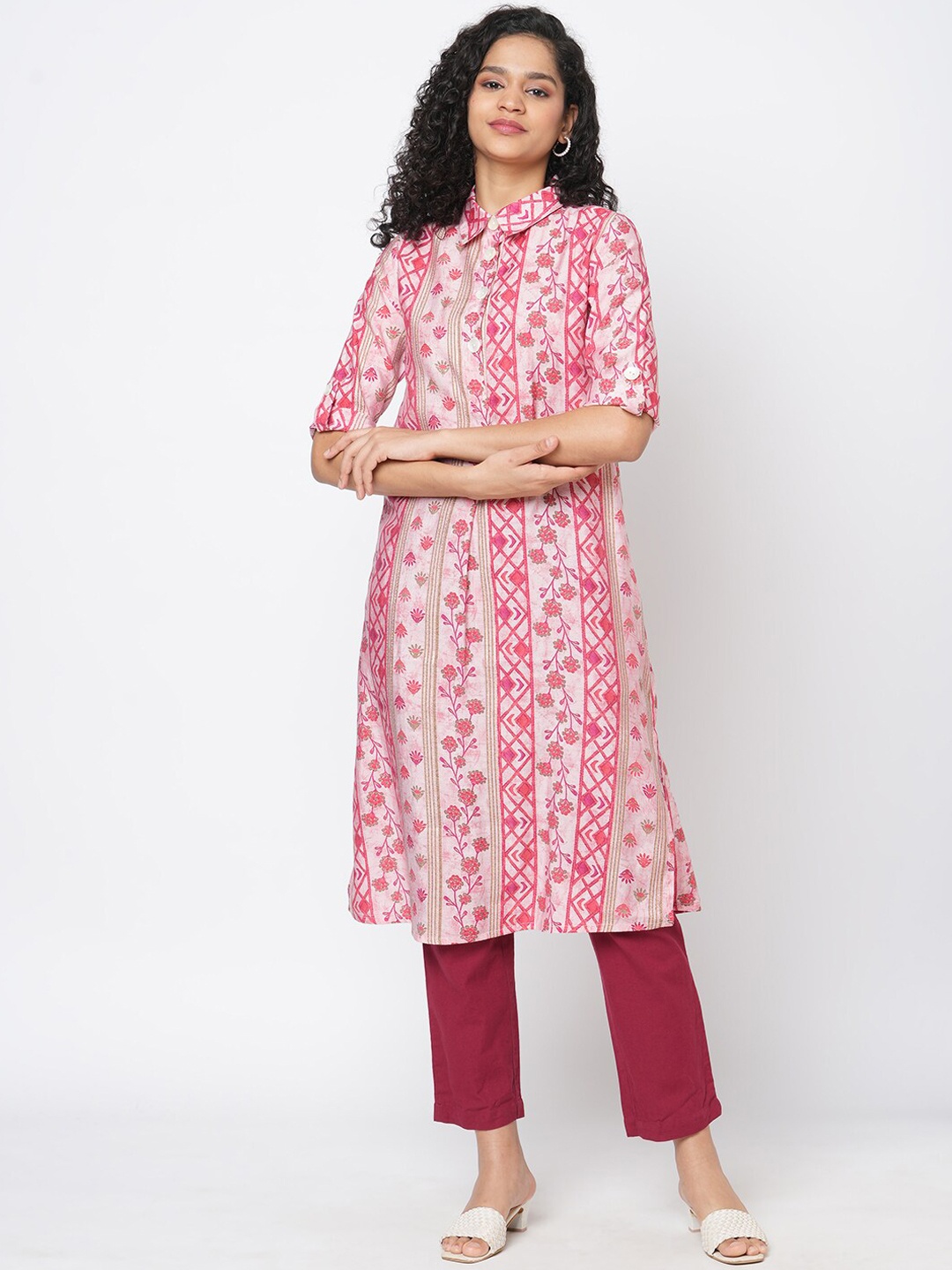 

Fusion Beats Women Floral Printed Thread Work Kurta, Pink