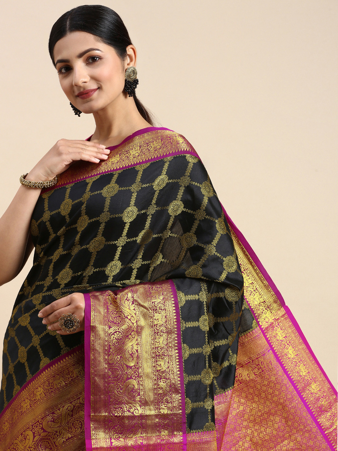 

Royal Rajgharana Saree Woven Design Ethnic Motifs Zari Silk Blend Kanjeevaram Saree, Black