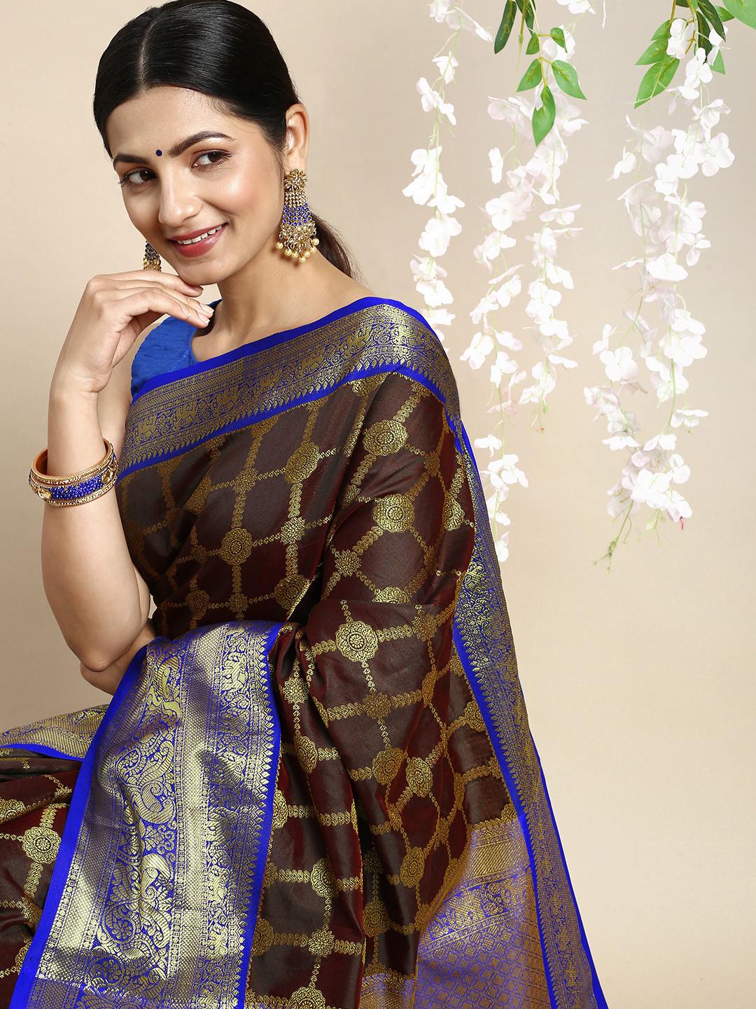 

Royal Rajgharana Saree Woven Design Ethnic Motifs Zari Silk Blend Kanjeevaram Saree, Maroon