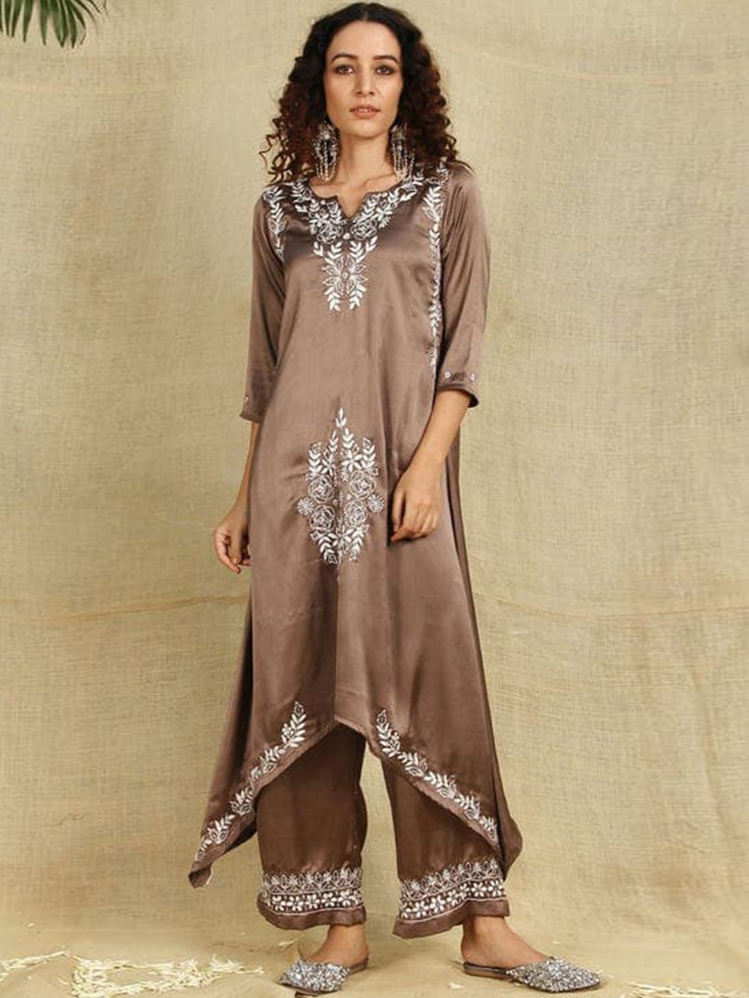 

SHADES Ethnic Motifs Embroidered Thread Work Kurta with Palazzos, Brown