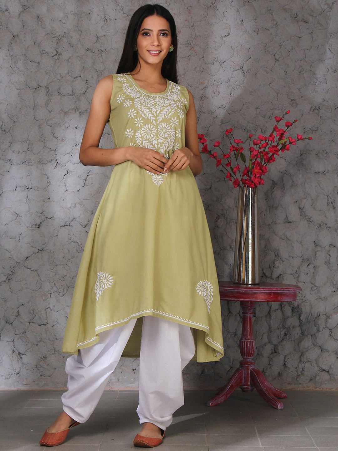 

SHADES Women Green Paisley Embroidered Kurta with Dhoti Pants