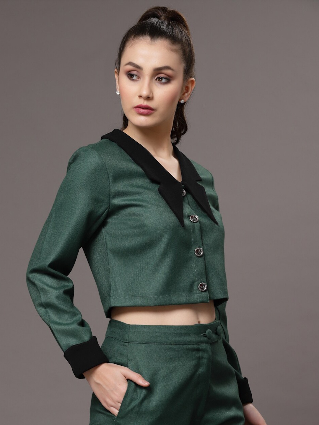 

KASSUALLY Long Sleeves Casual Crop Shirt, Green