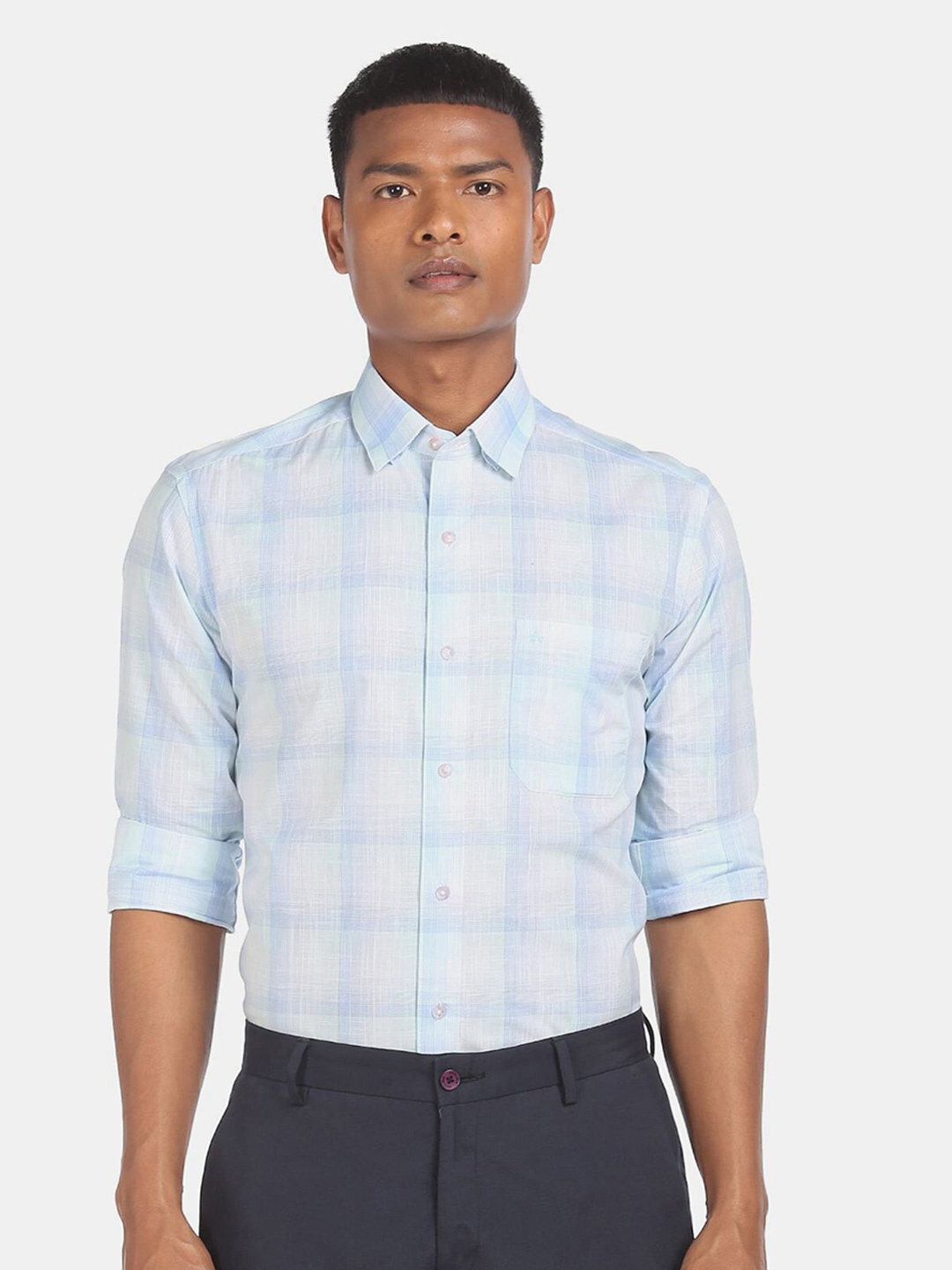 

Arrow Men Blue Slim Fit Checked Casual Shirt