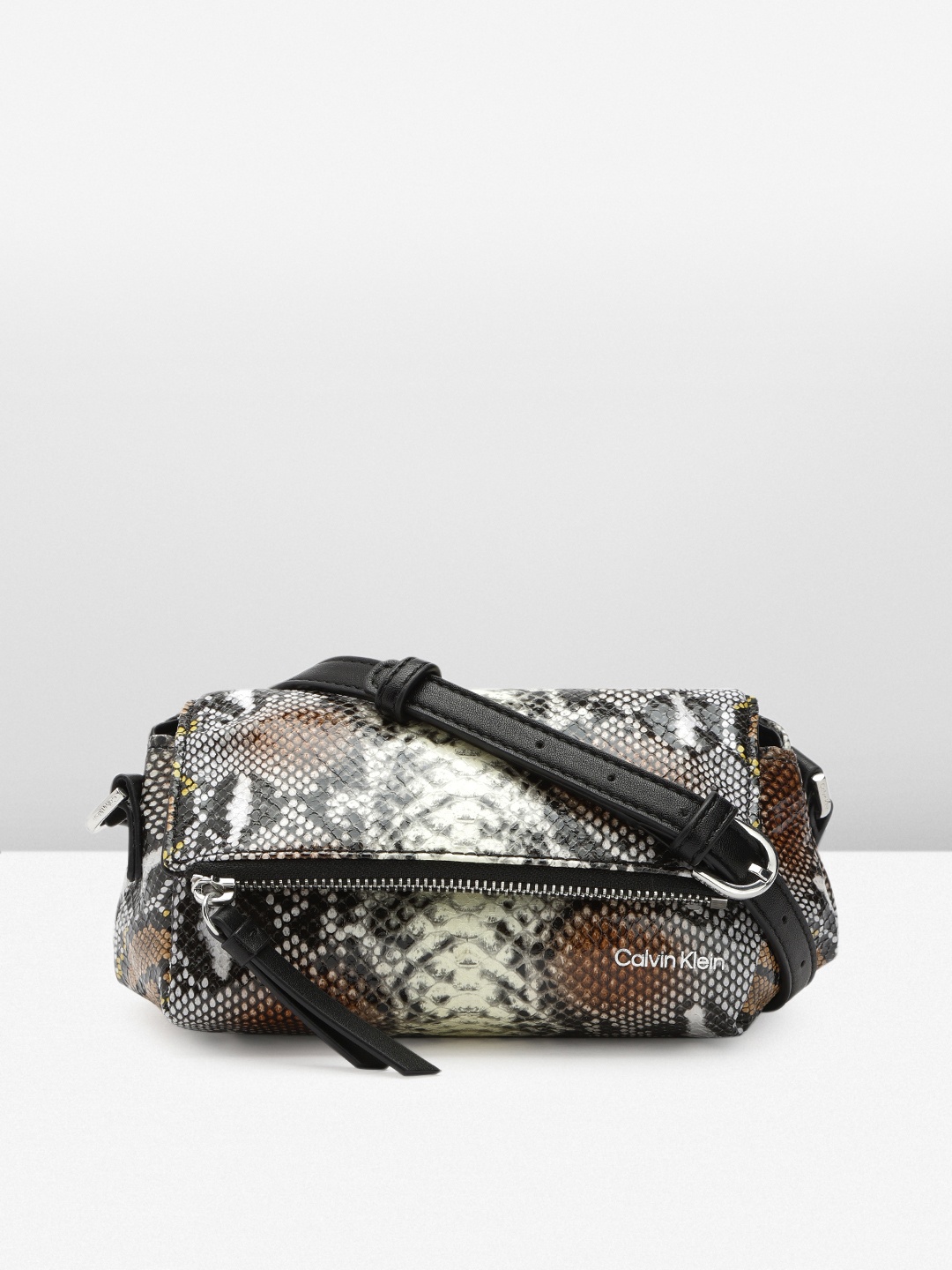 

Calvin Klein Jeans Textured Sling Bag, Multi