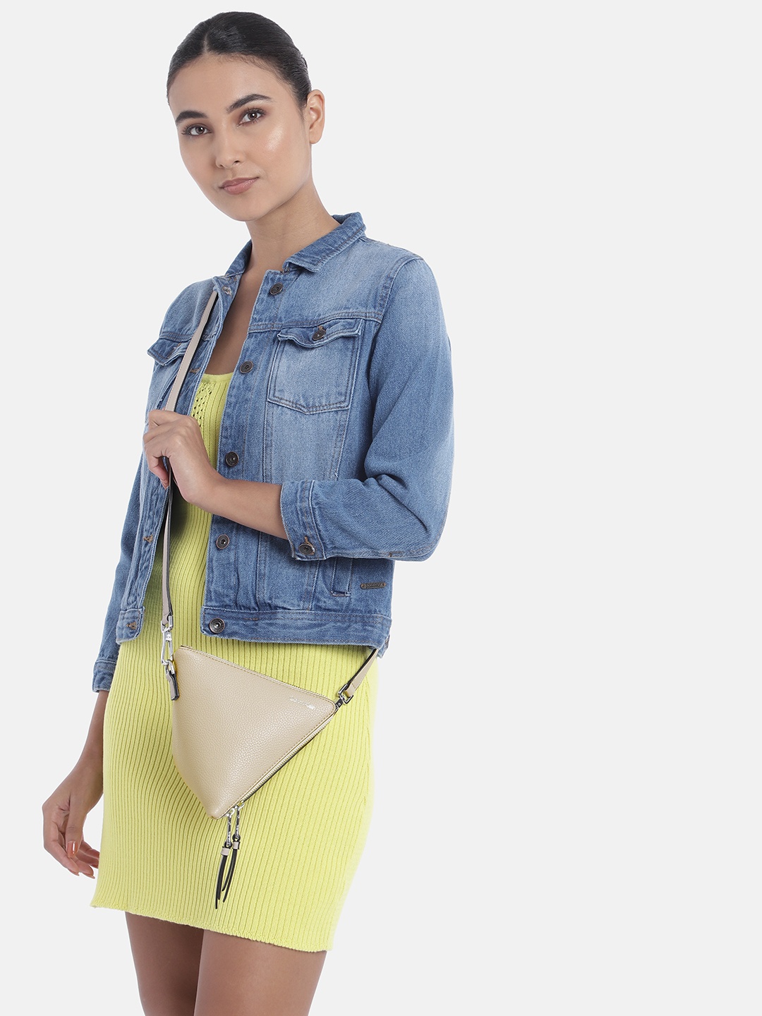

Calvin Klein Jeans Solid Sling Bag, Cream