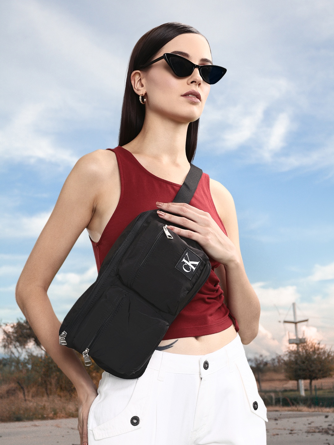 

Calvin Klein Women Solid Waist Pouch, Black