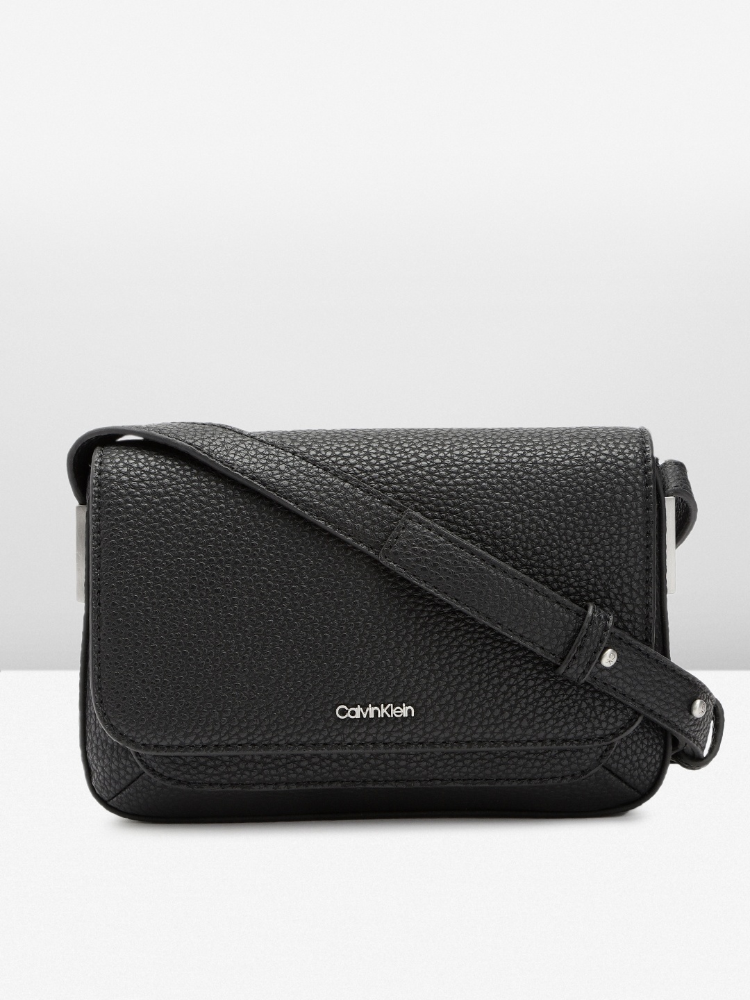 

Calvin Klein Jeans Solid Sling Bag, Black