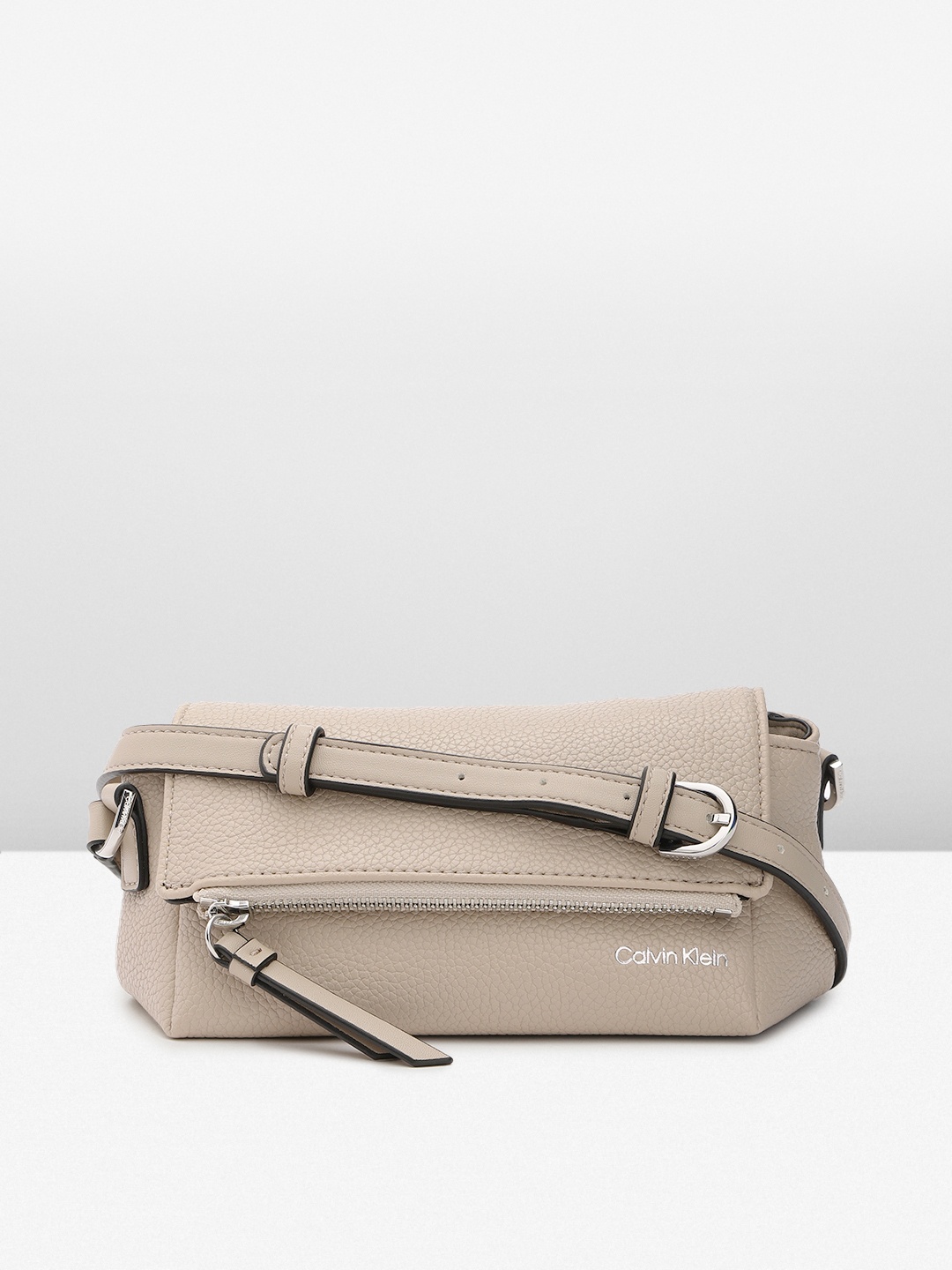 

Calvin Klein Jeans Solid Sling Bag, Cream