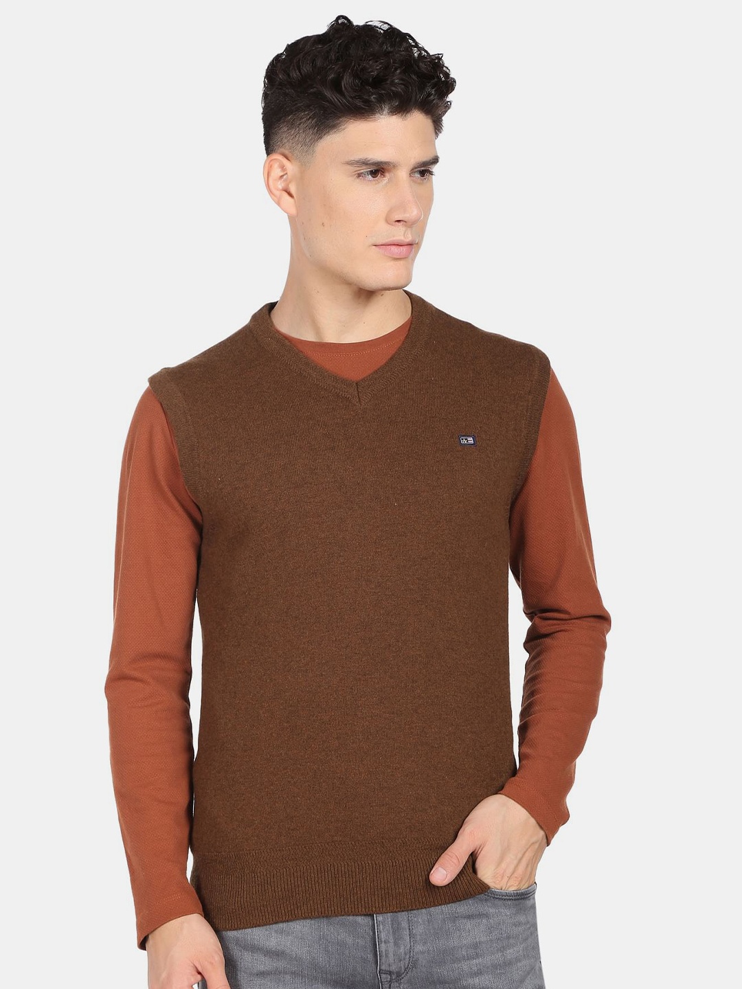 

Arrow Sport Men Ribbed V-Neck Sleeveless Sweater Vest, Brown