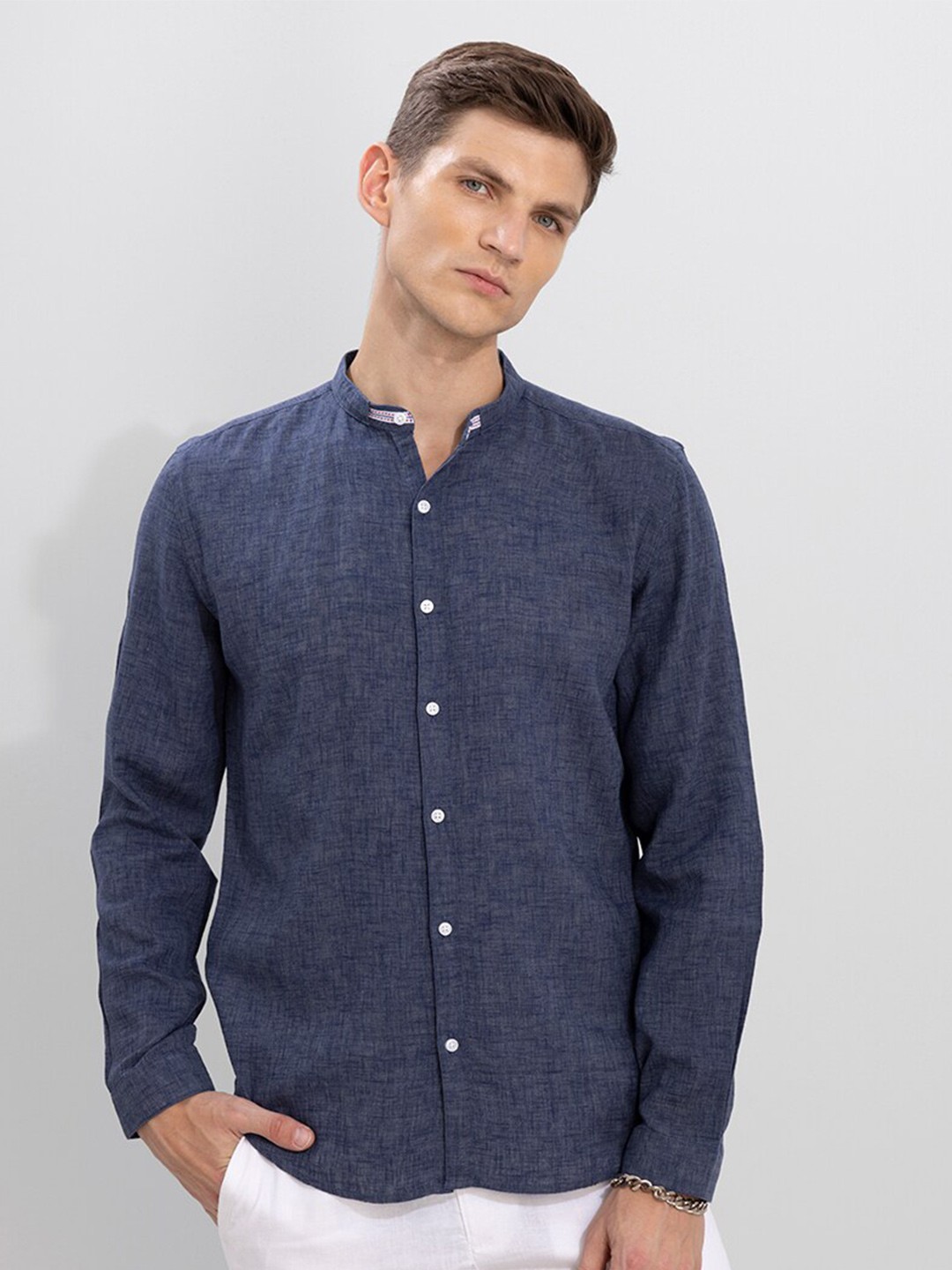 

Snitch Men Blue Slim Fit Linen Casual Shirt