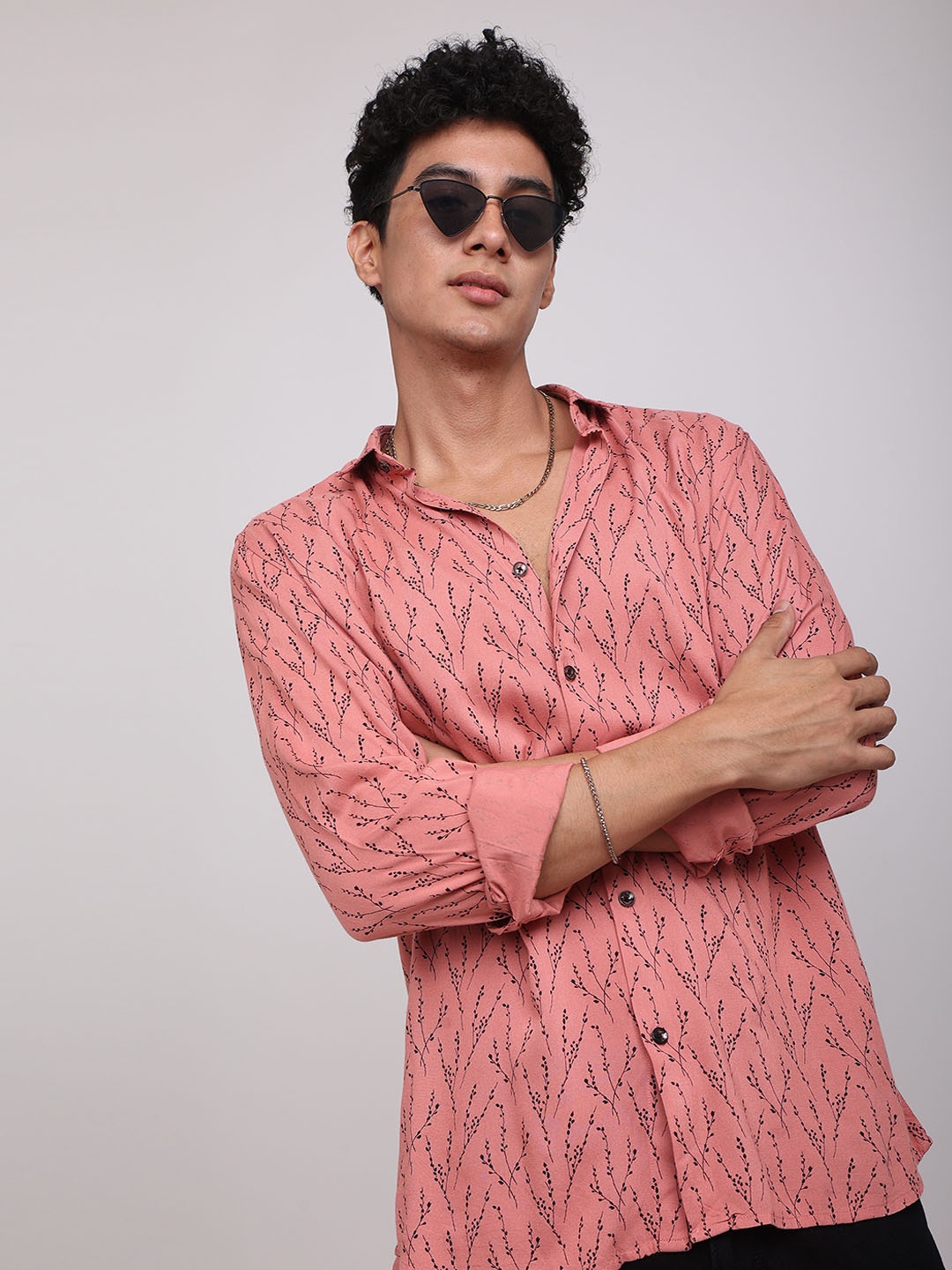 

Snitch Men Slim Fit Floral Printed Casual Shirt, Red