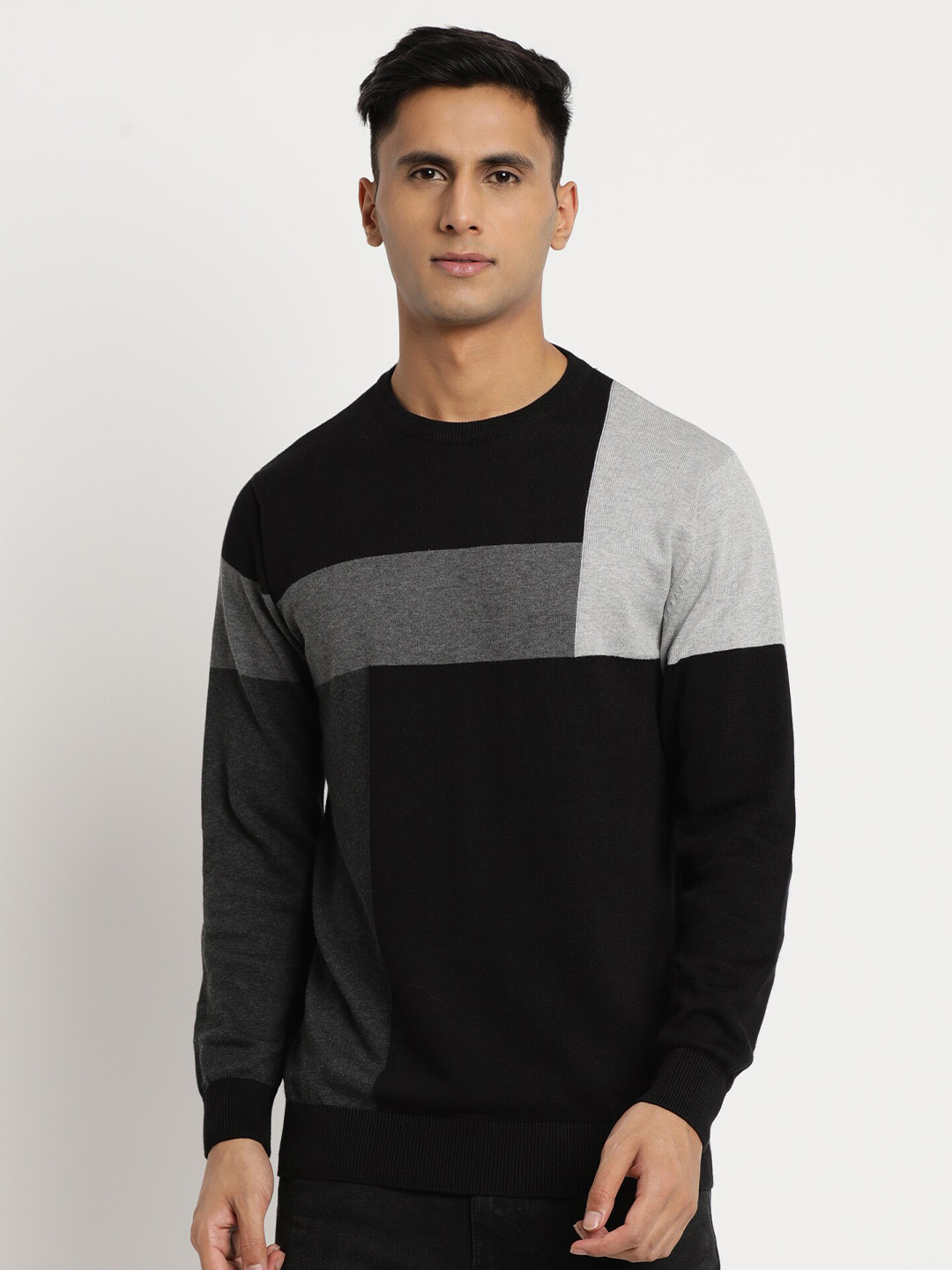 

Turtle Colourblocked Round Neck Cotton Pullover Sweater, Black