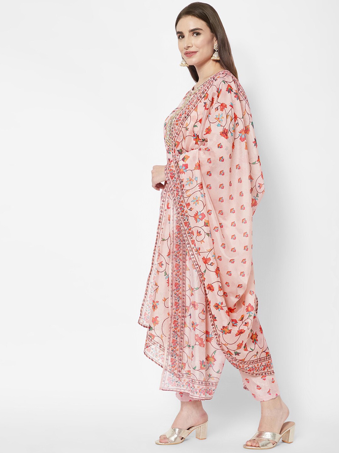 

HEEPOSH Women Floral Printed Kurta with Trousers & With Dupatta, Peach