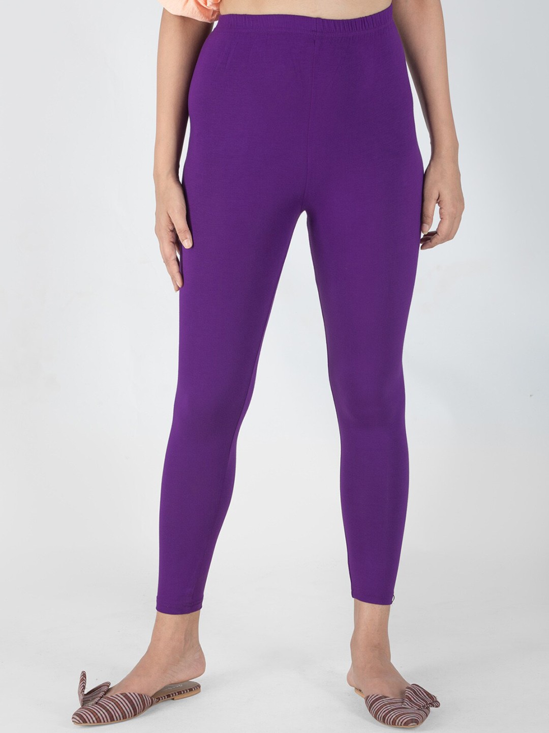 

indian flower Women Solid Ankle Length Leggings, Purple