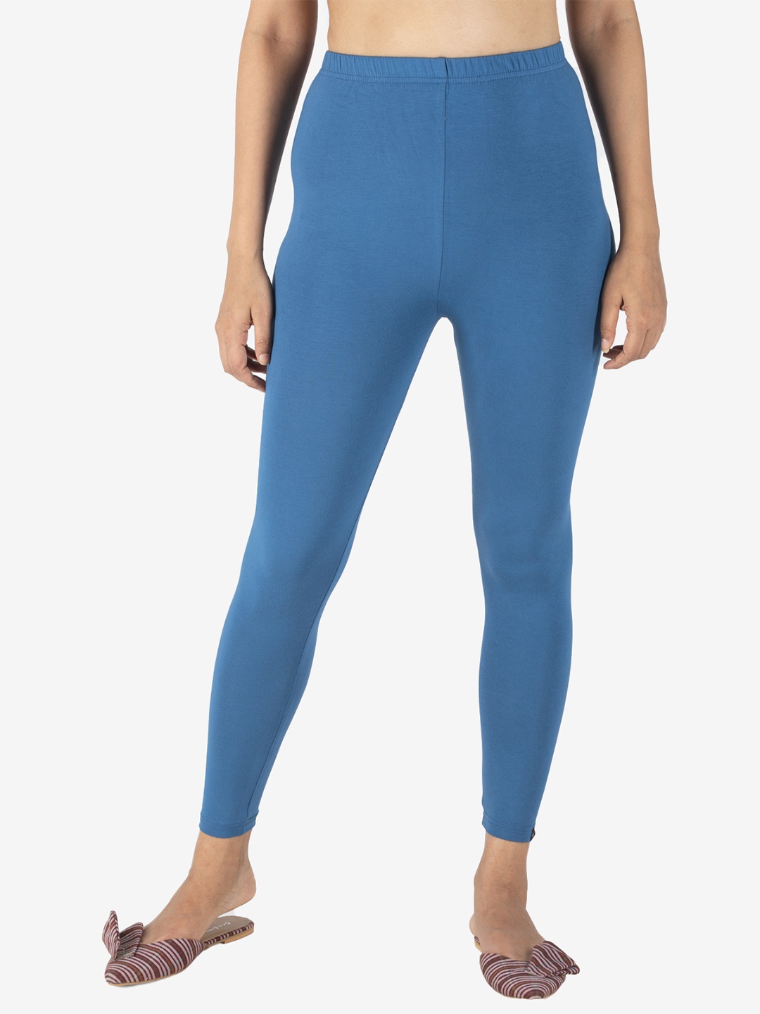 

indian flower Women Solid Ankle Length Leggings, Navy blue