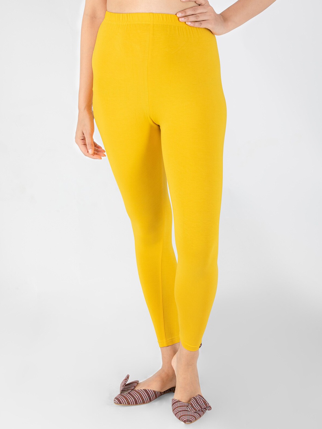 

indian flower Women Solid Ankle Length Leggings, Yellow