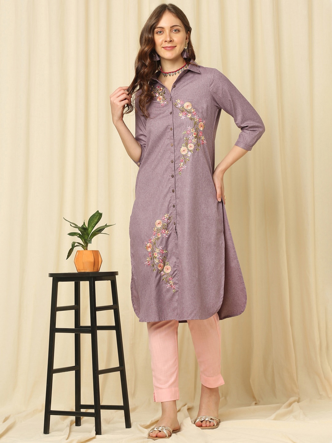 

Indifusion Women Floral Embroidered Thread Work Kurta, Purple
