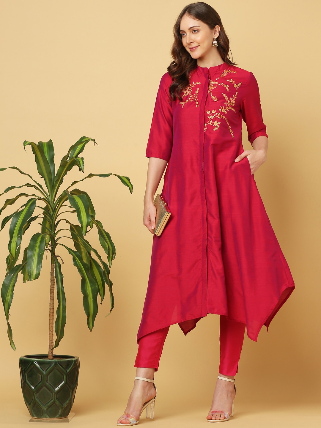 

Indifusion Embroidered A-Line Asymmetric Kurta, Maroon