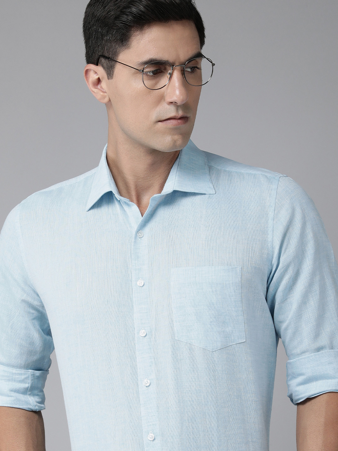 

Van Heusen Men Solid Slim Fit Formal Shirt, Blue