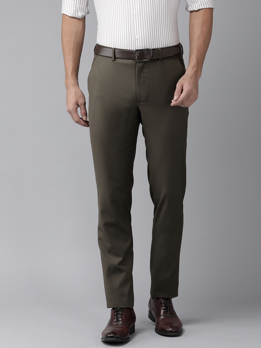 

Van Heusen Men Solid Slim Fit Mid-Rise Plain Woven Flat-Front Formal Trousers, Khaki