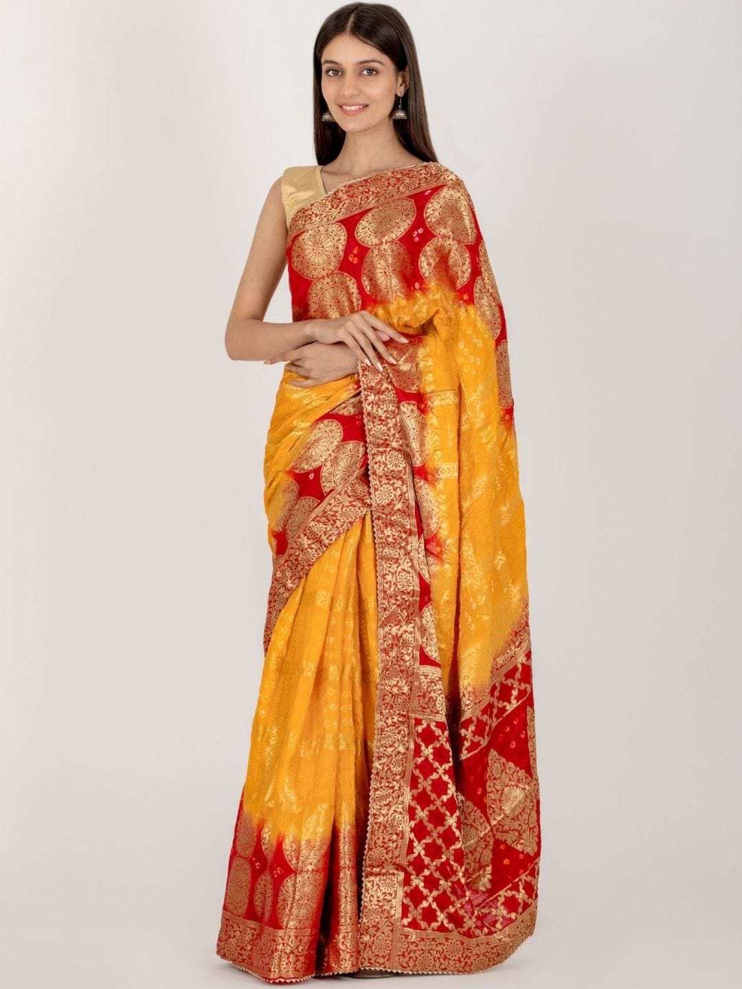 

HOUSE OF JAMOTI Printed Bandhani Saree, Red