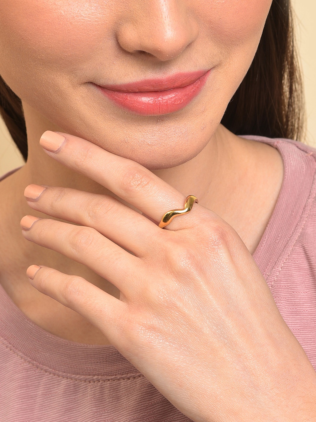 

SOHI Gold-Plated Adjustable Finger Ring