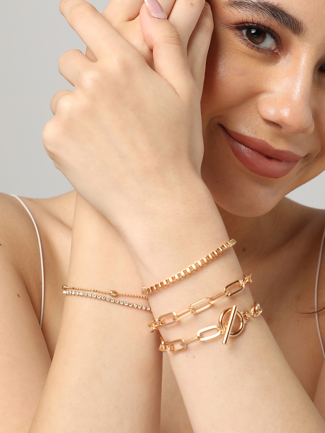 

SOHI Women Set Of 5 Gold-Plated Link Bracelet