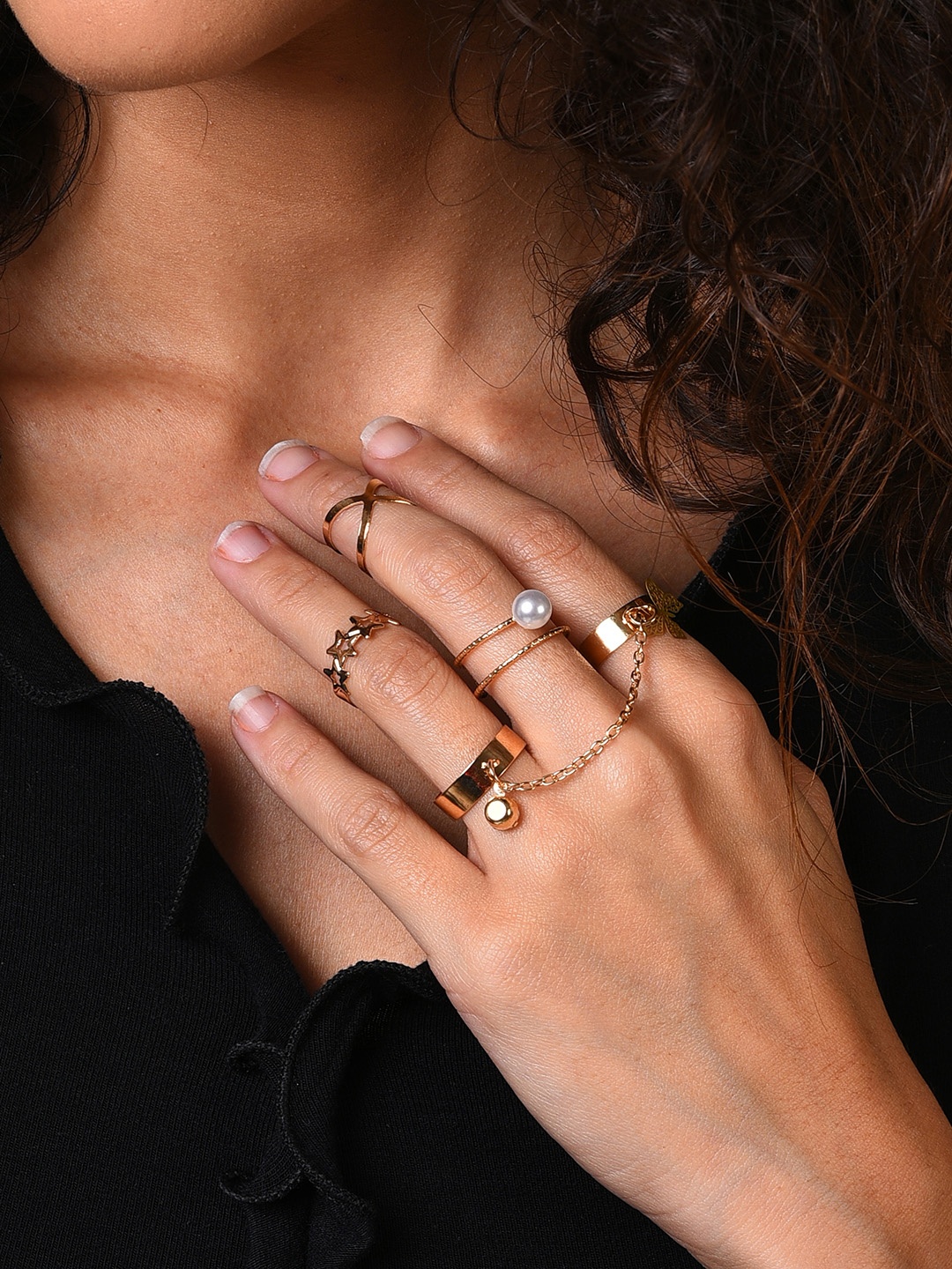 

SOHI Set of 4 Gold-Plated Pearls Beaded Adjustable Finger Rings