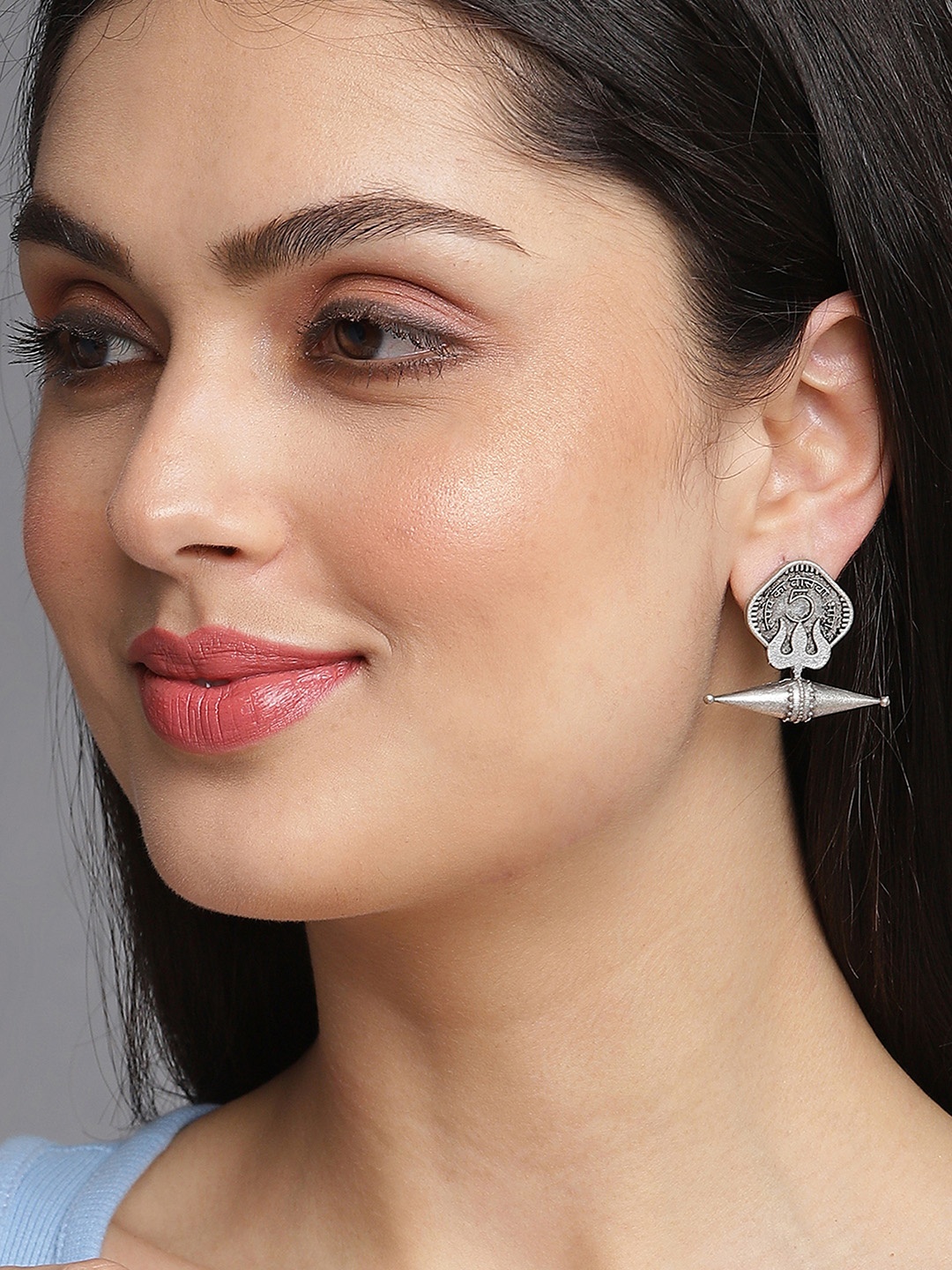 

SOHI Silver-Plated Classic Drop Earrings