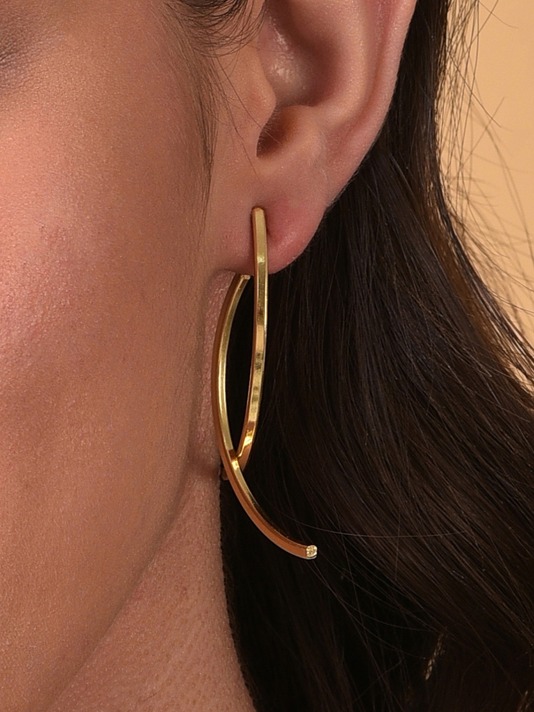 

SOHI Gold-Toned Contemporary Studs Earrings