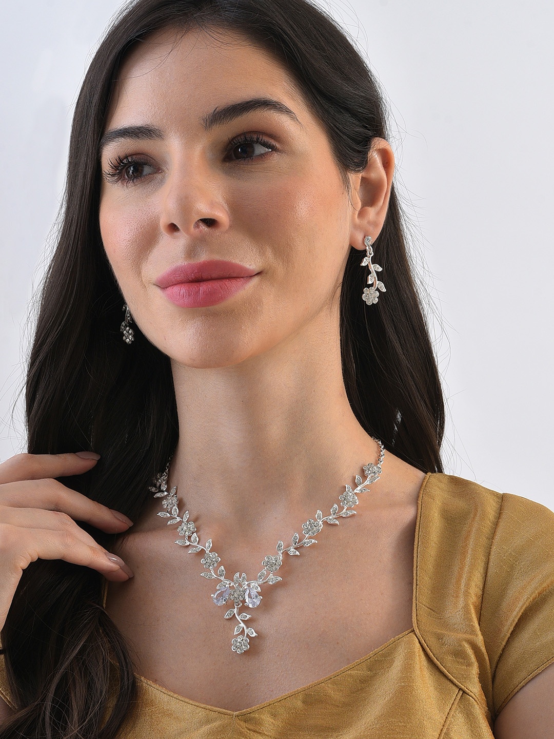 

SOHI Silver Plated Stone Studded Jewellery Set