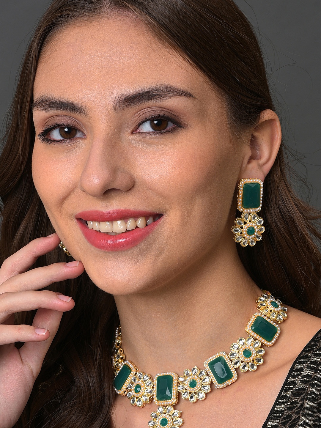 

SOHI Gold Plated Stone Studded Jewellery Set