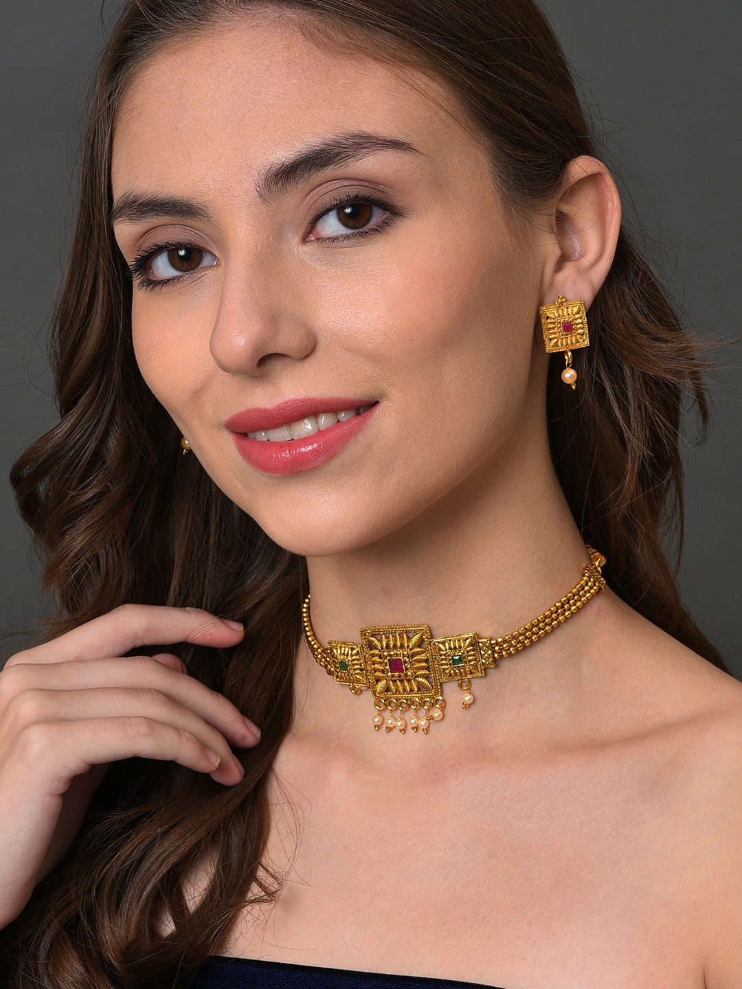 

SOHI Gold Plated Stone Studded Jewellery Set
