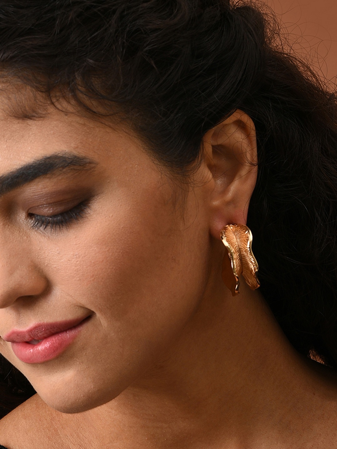 

SOHI Gold Plated Contemporary Half Hoop Earrings