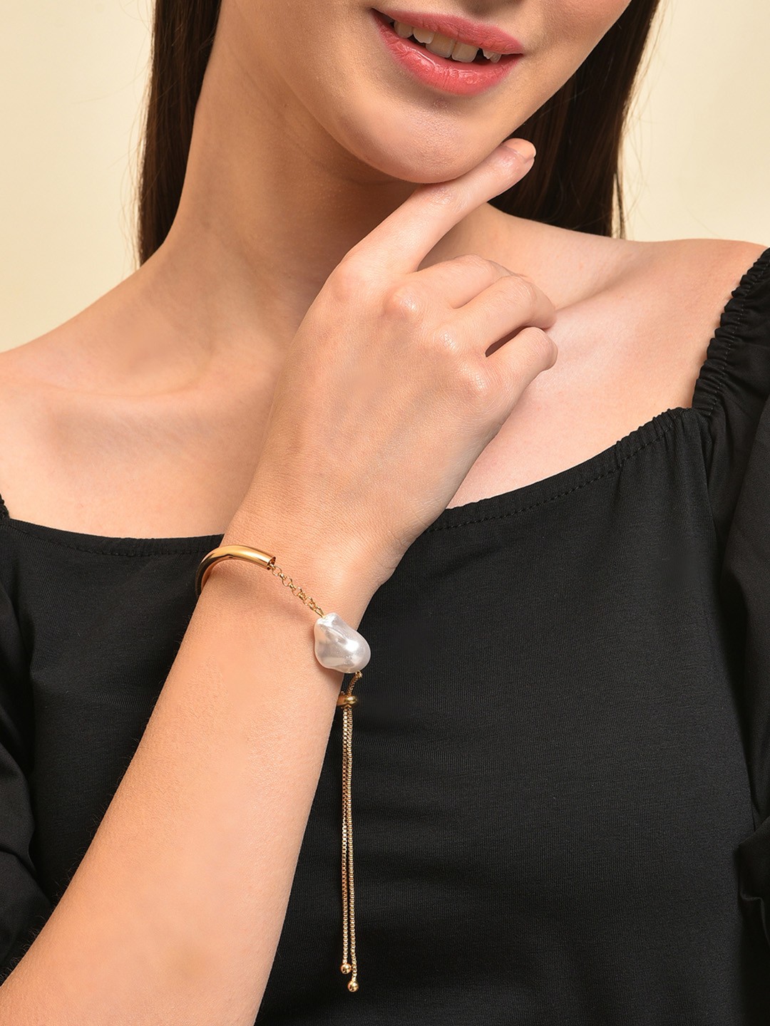 

SOHI Women Pearls Gold-Plated Link Bracelet