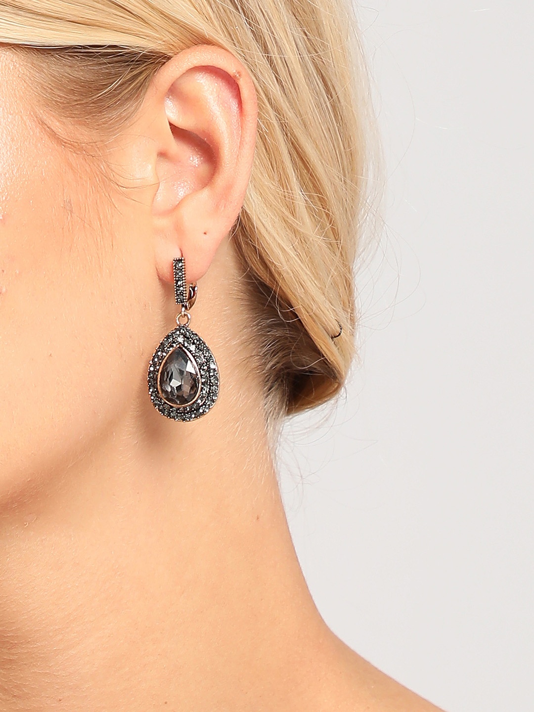 

SOHI Contemporary Drop Earrings, Black