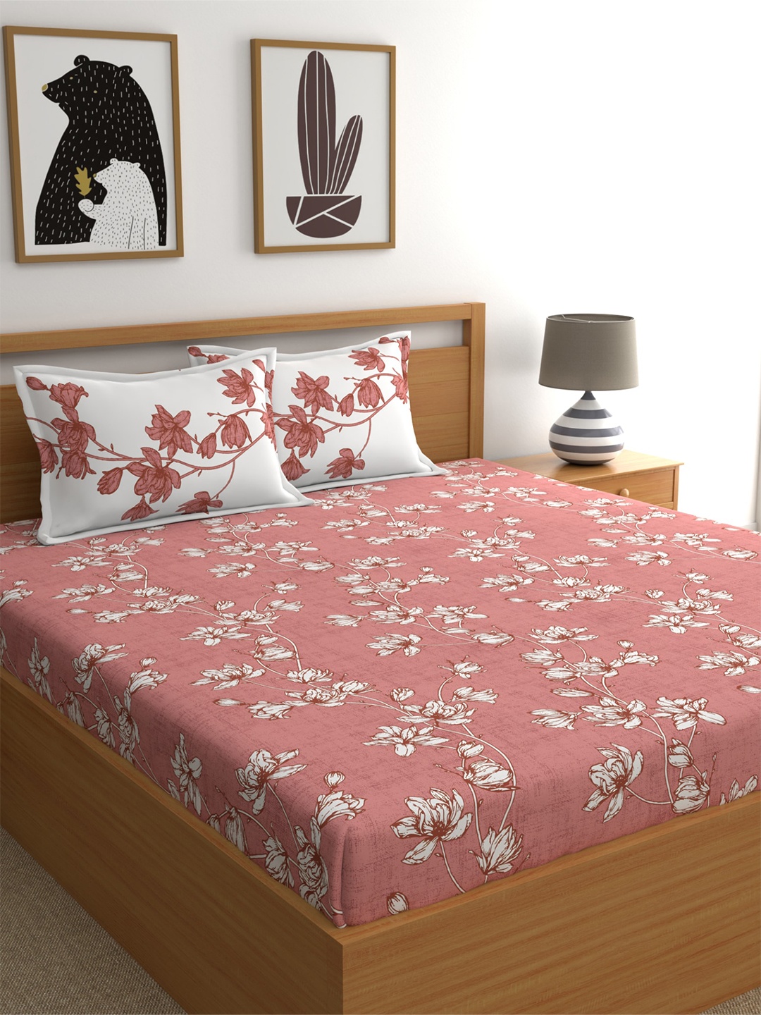 

Dreamscape Peach-Coloured & White Floral 140 TC King Cotton Bedsheet with 2 Pillow Covers