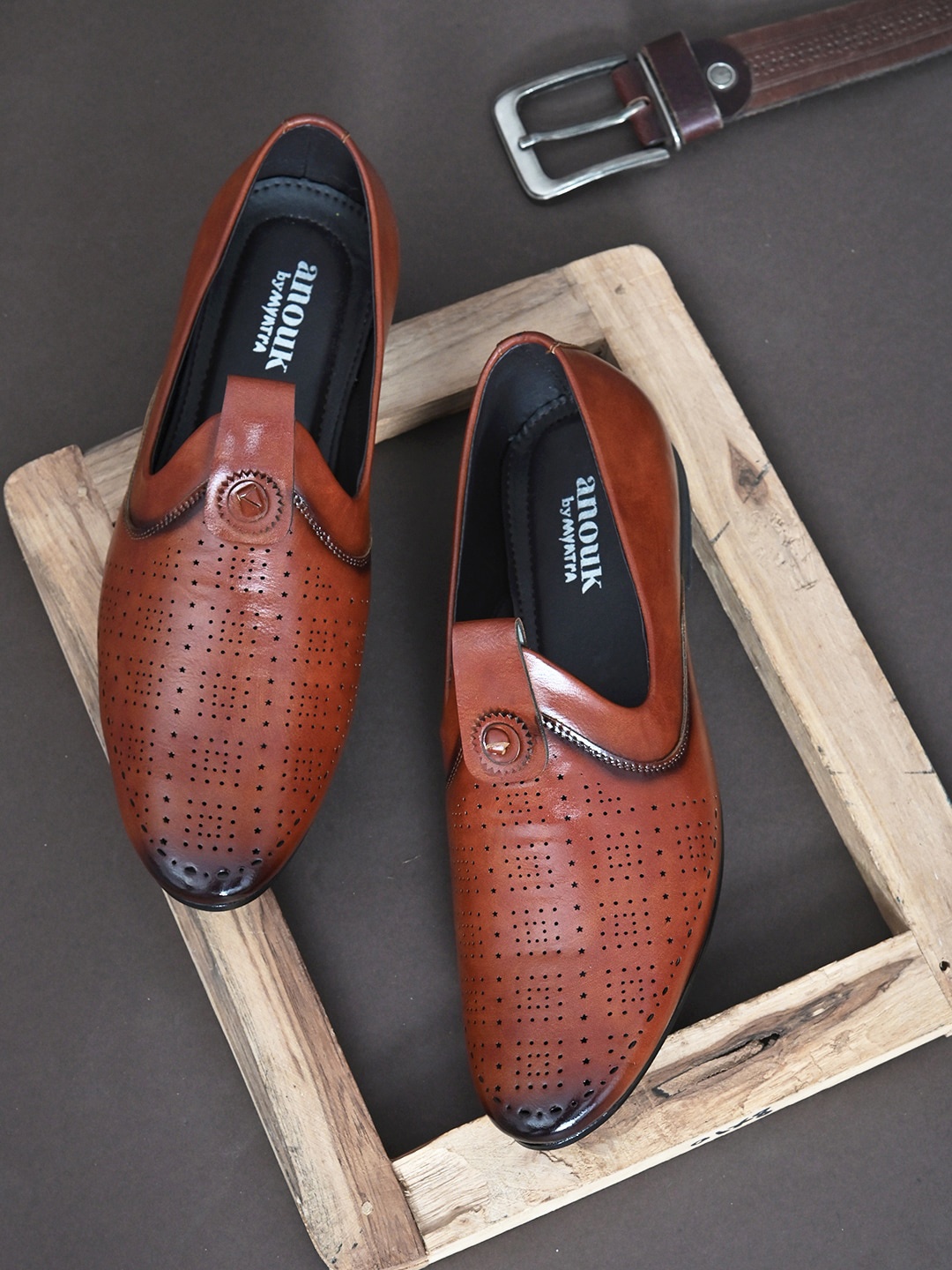 

Anouk Men Perforations Mojaris, Tan