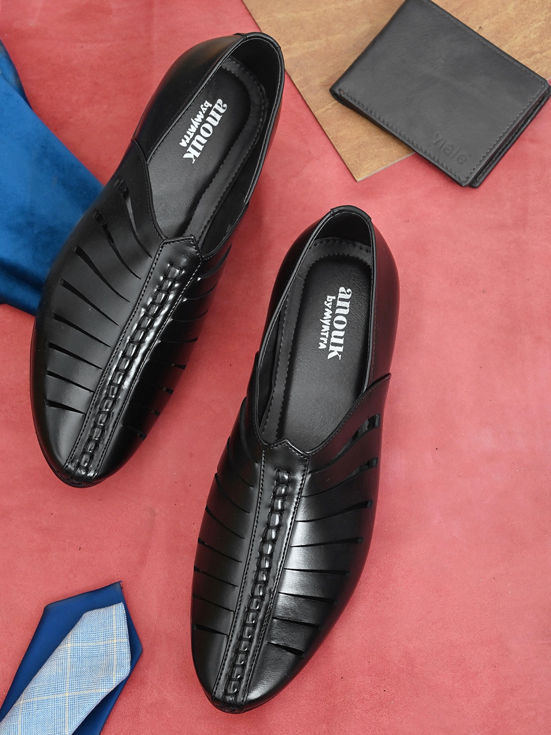 

Anouk Men Black Woven Design Mojaris